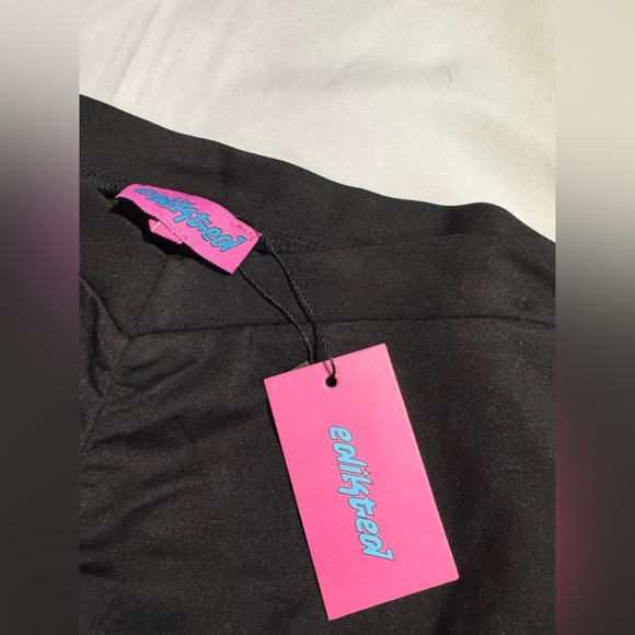 NWT: Edikted Flare Yoga black pants Stret… - Picture 2 of 3